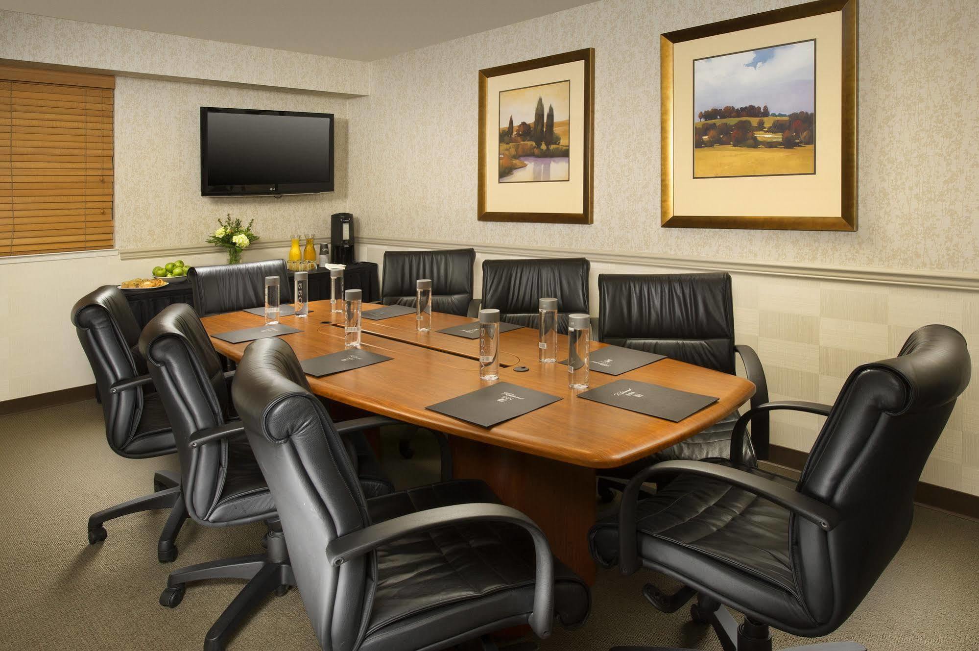 Redmond Inn Bagian luar foto